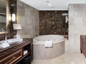 Crowne Plaza Hotel Istanbul - Asia, an IHG Hotel