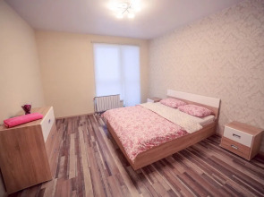 Апартаменты Октябрьской Революции 19