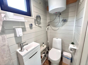 Частный дом Moroshka Scandi - домик для двоих с видом на лес