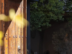 Отель Belmondo Suites