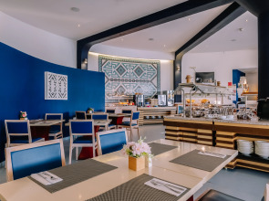 Апарт-Отель Grand Muthu Oura View Beach Club