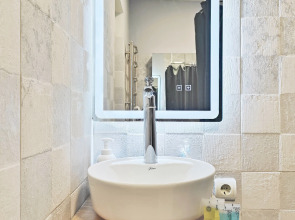 Апартаменты M.O.O.N. APARTMENTS Seifullina 500