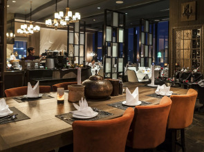 The Continent Hotel Sukhumvit / Asok BTS Bangkok by Compass Hospitality