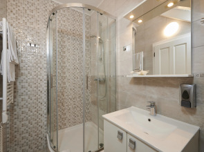 Palace Central Square