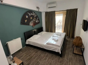 Отель Исака