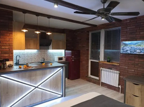 Апартаменты Лофт сети «Все в гости» на ул.10 Августа 85 на 17 этаже