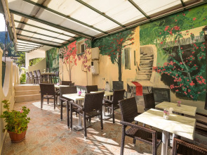 Отель Bella Vista Beach Hotel And Studios- Corfu Benitses