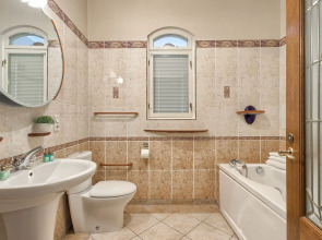 Апартаменты 1 MyhomeYourhome на Зверинской 42