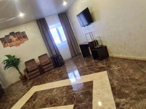 Отель Корона