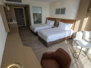 Отель Luxotel Aqaba Beach Resort & Spa Hotel