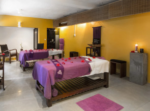 Отель Tangerine Beach