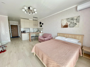 Апартаменты с бассейном у моря