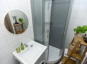 Апартаменты ApartHause с кофемашиной  рабочим местом и стильным дизайном