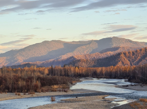 Частный дом Современный гостевой дом на слиянии рек Катунь и Кокса