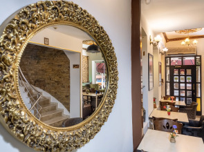 Отель Taksim Trust