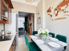 Квартира GM Apartments Стильная Трехкомнатная в Доме на Набережной