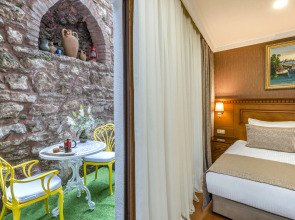 Royan Suites Boutique Hotel