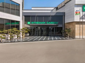 Отель Wyndham Garden Baku