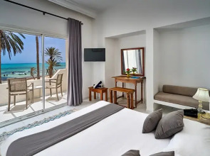 Курортный отель Hari Club Beach