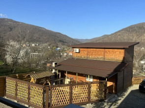 Частный дом с баней бассейном и мангалом на берегу реки