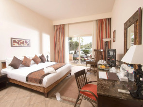 Курортный Отель Swiss Inn Pyramids Golf Resort