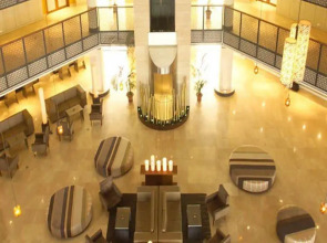 Отель Radisson Blu Dhaka Water Garden