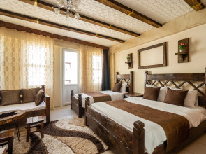 Pi Home & Apartments