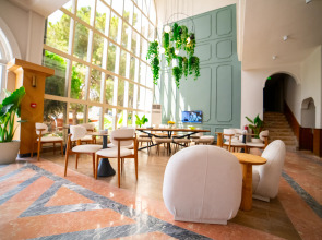 Rose Garden Premium Hotel