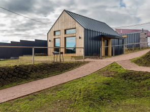 Gostevoy Dom Family Barn Karvala