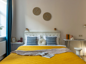 Апартаменты Beige apartment in a historic building in the city center