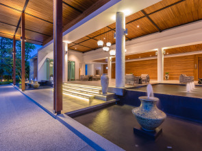 Отель Wyndham Grand Phuket Kalim Bay