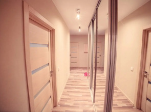 Апартаменты Октябрьской Революции 19