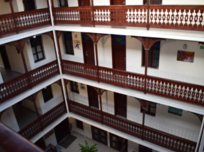 Отель Maru Maru