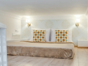 Апартаменты Sokroma Фонтанный Дом 3