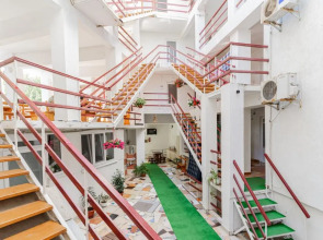 Отель Белый