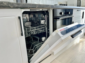 Квартира Апартаменты в Центре Гагры с Видом на Море и Горы