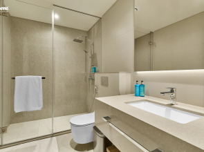 Апартаменты Bnbmehomes Marina Gem 5 min walk to Flying Cup - 2503