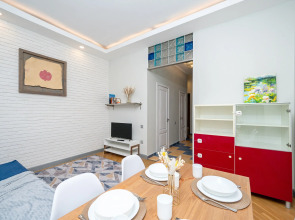 Апартаменты на Моисеенко 4