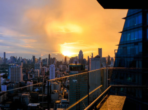 The Continent Hotel Sukhumvit / Asok BTS Bangkok by Compass Hospitality