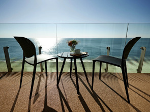 Отель Miramare Magnetic Beach