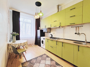 Апартаменты M.O.O.N. APARTMENTS Seifullina 500