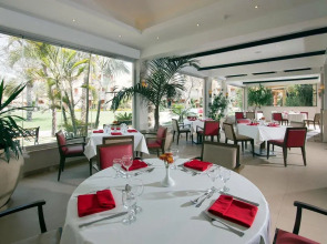 Курортный Отель Swiss Inn Pyramids Golf Resort