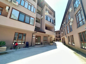 Апартаменты Актер House