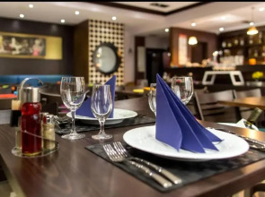 Отель Swiss Holiday