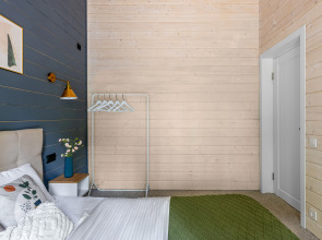 Частный дом в еловом лесу