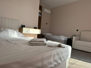 Отель SANDRO&MILANII