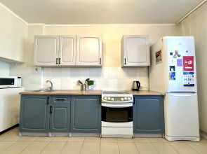 Сакура рядом ТЦ Кристалл