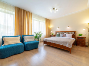 Квартира с двумя террасами и бассейном