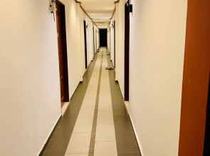 Отель Dlima Beach Inn Langkawi