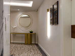 Отель Gleam Collection Hotel
